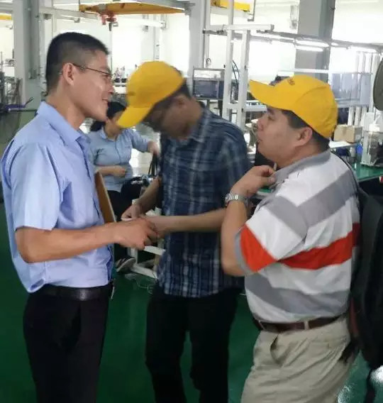 机器人和高档数控机床等产业一起成为未来十年我国重点领域。