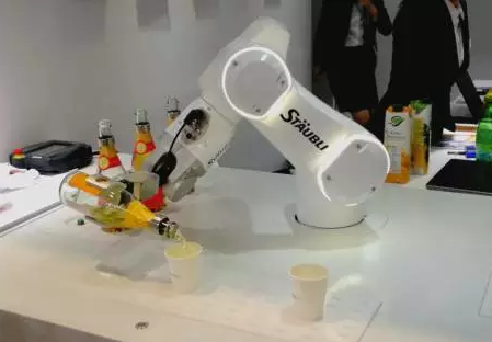 2018年投资工业机器人将获得更快的回报！
