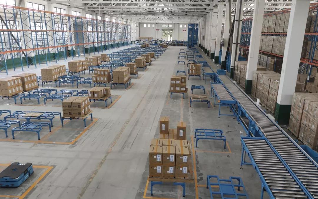 中兴5G AGV规模商用，助力中国电信打造智能配送中心