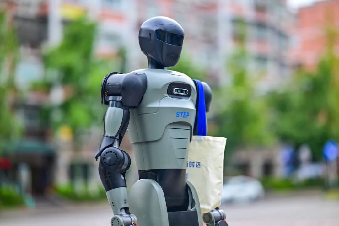 AI在海尔 | 新时达具身机器人“实习生”新达，正式上岗！